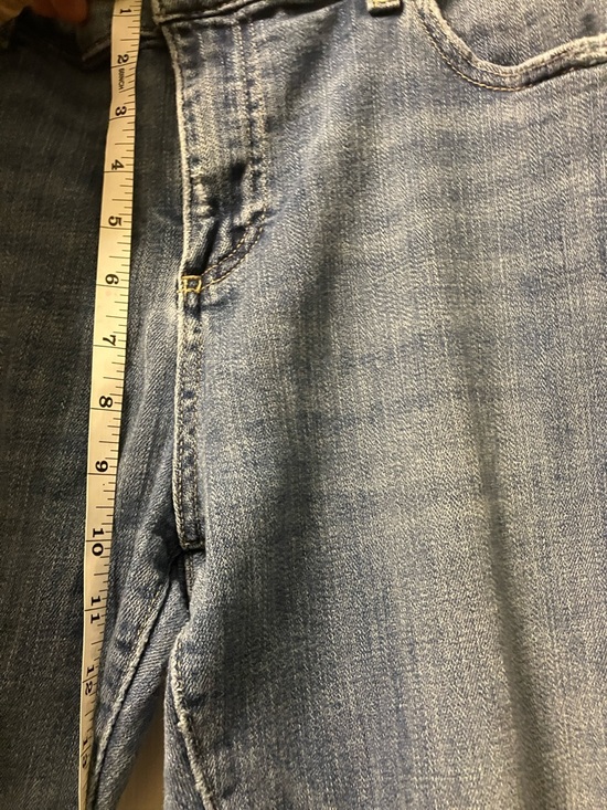 Lucky Brand Women's Straight Jeans in Light Blue Wash - Picture 3 of 10